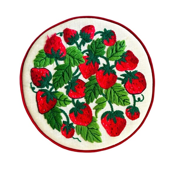 Vintage Embroidered Strawberry Round Throw Pillow Cream Handmade 60s Retro MCM - Picture 1 of 9